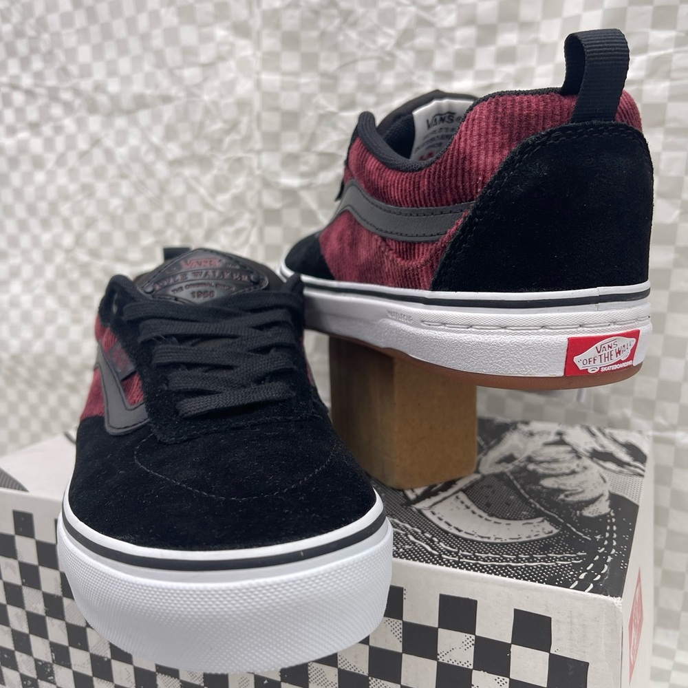 Vans WMNS Kyle Walker
Corduroy Tie-Dye/Black/White Sneakers 
VN0A5JIEX4C - Picture 6 of 16